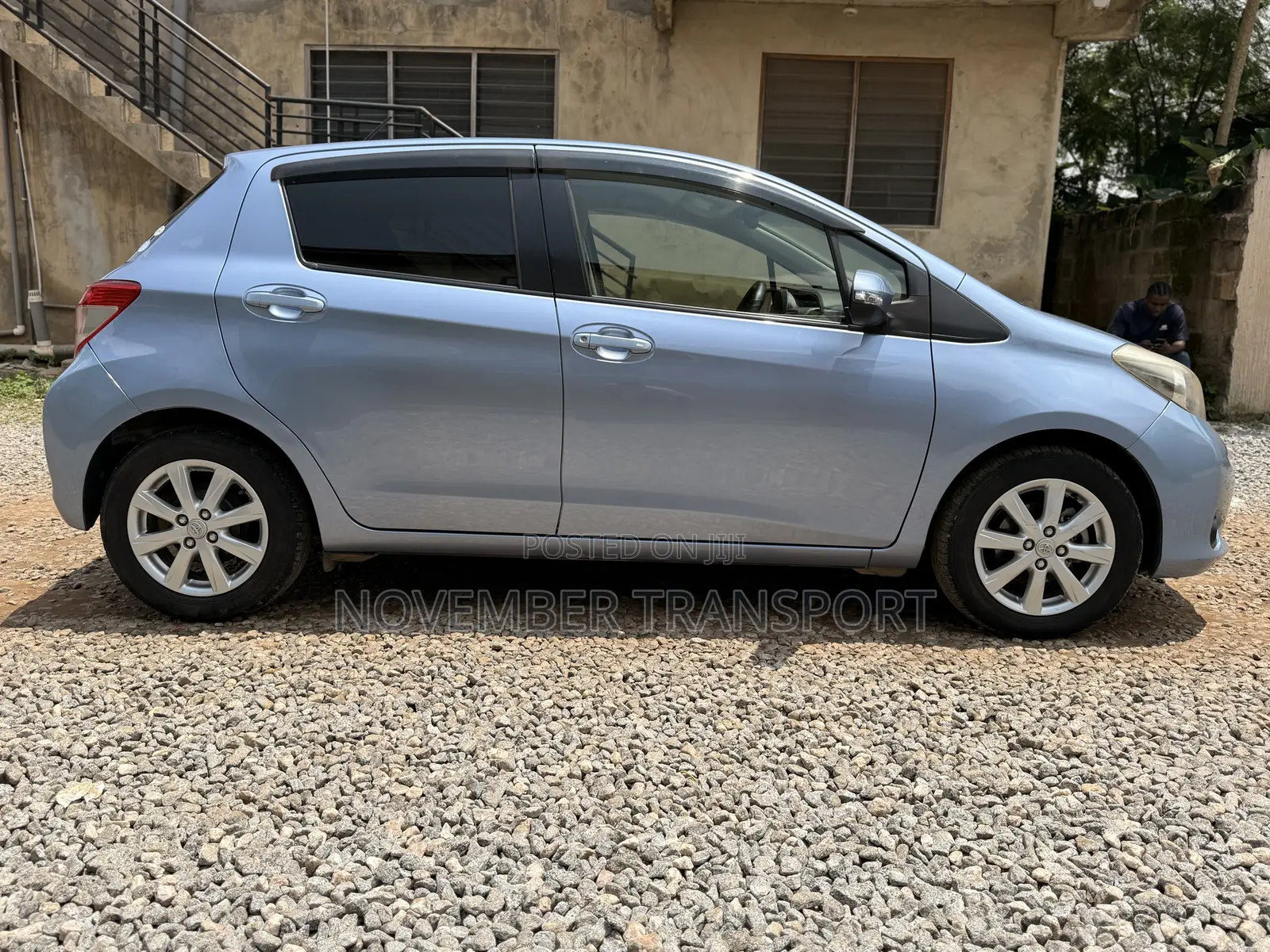 Toyota Vitz 1.3 FWD 5dr 2011 Blue