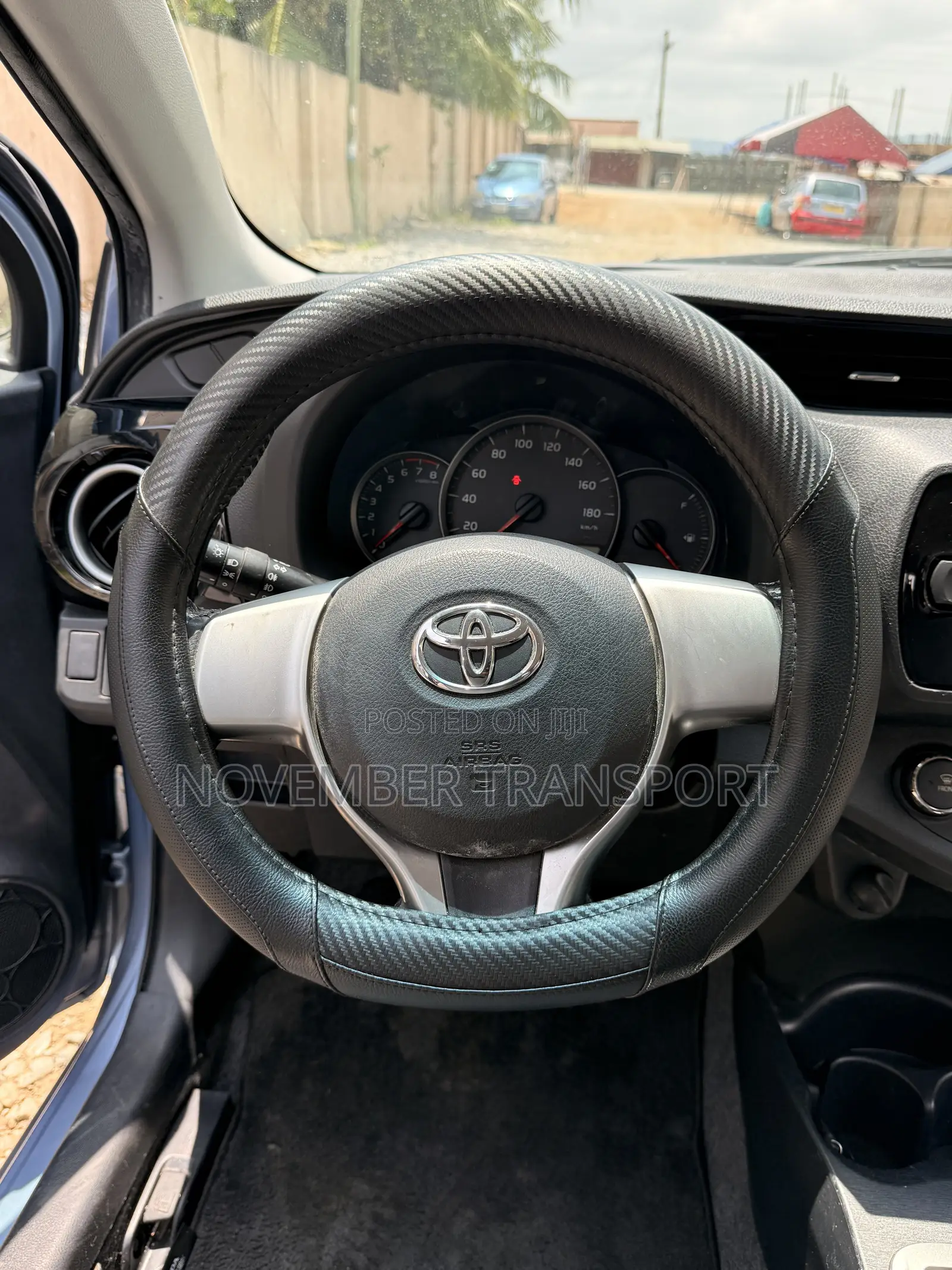 Toyota Vitz 1.3 FWD 5dr 2011 Blue