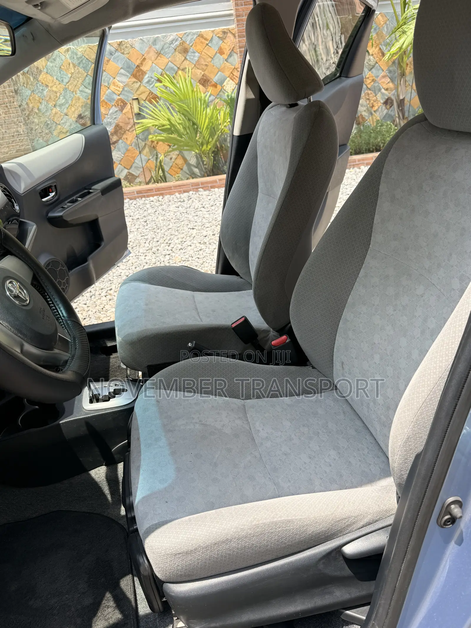 Toyota Vitz 1.3 FWD 5dr 2011 Blue