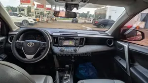 Toyota RAV4 XLE AWD (2.5L 4cyl 6A) 2017 Red