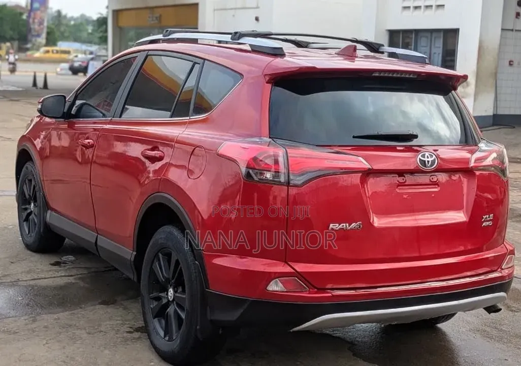 Toyota RAV4 XLE AWD (2.5L 4cyl 6A) 2017 Red