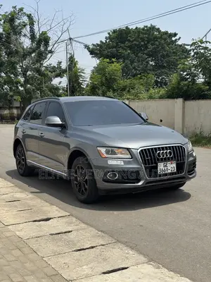 Audi Q5 2.0T Premium AWD quattro 2016 Gray
