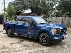 Ford F-150 XLT 2022 Blue