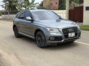 Audi Q5 2.0T Premium AWD quattro 2016 Gray