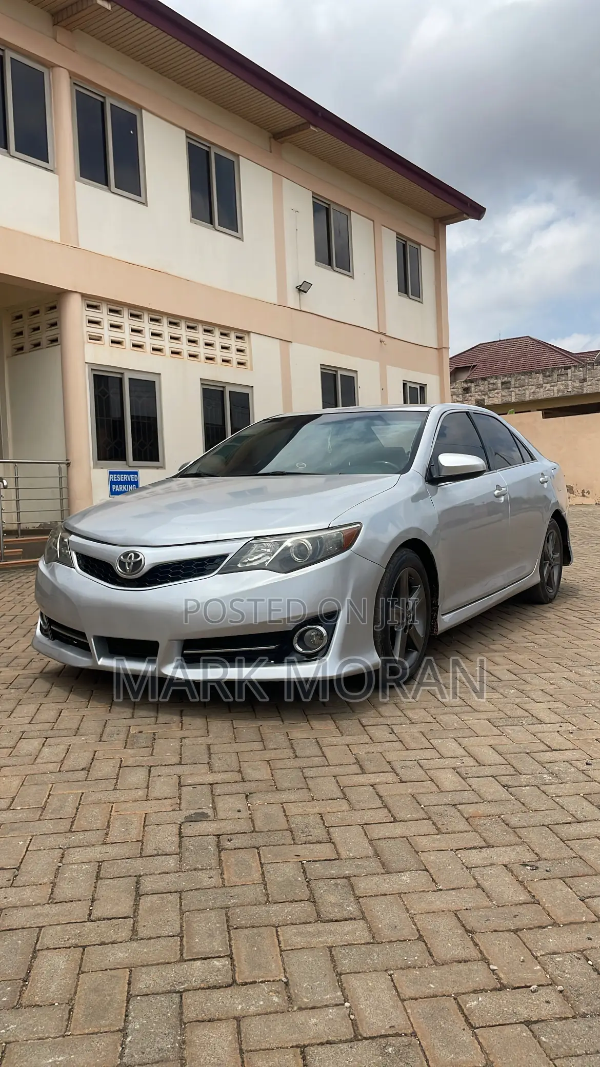 Toyota Camry SE 4dr Sedan w/Prod. End 11/13 (2.5L 4cyl 6A) 2014 Silver