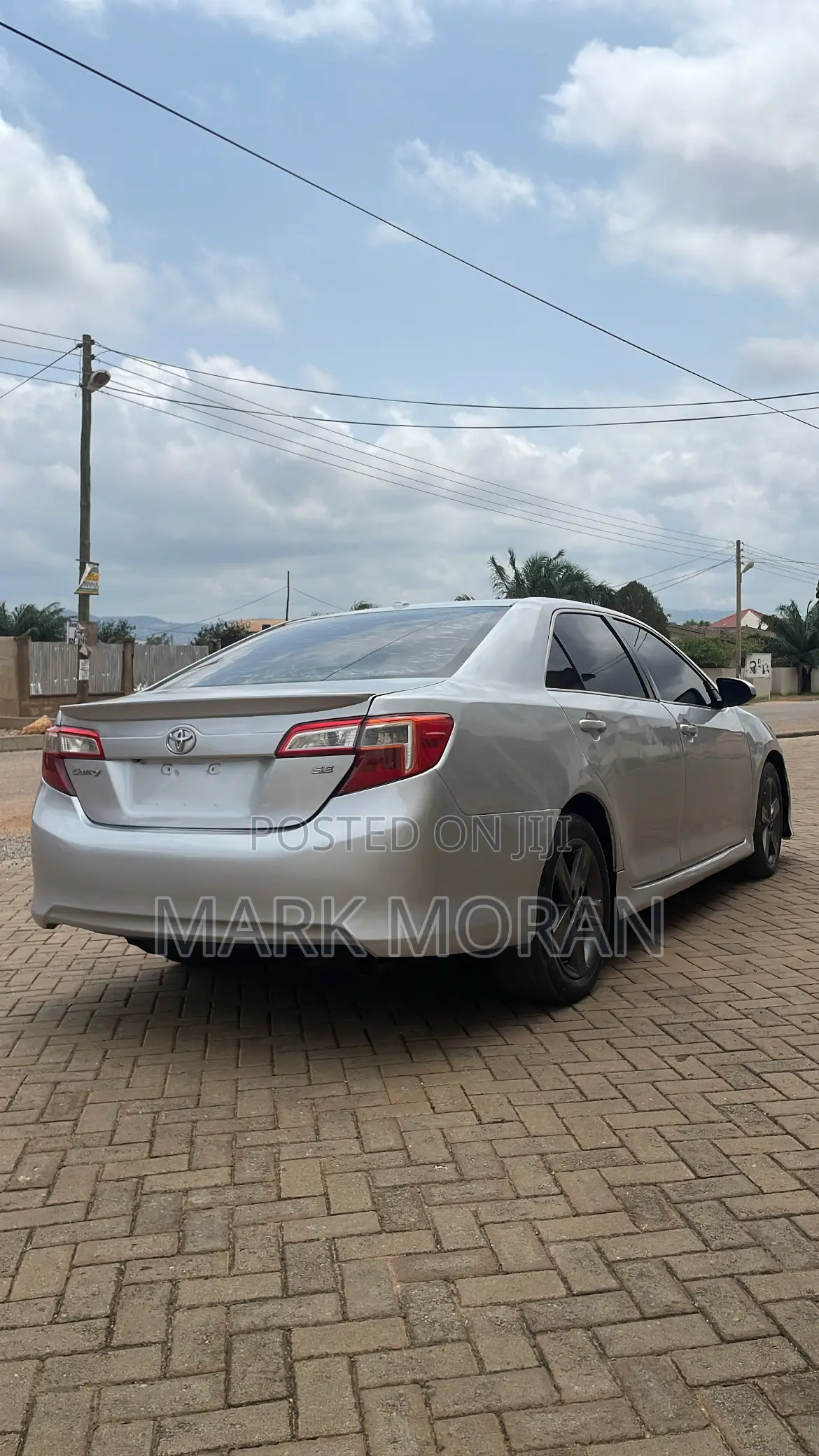 Toyota Camry SE 4dr Sedan w/Prod. End 11/13 (2.5L 4cyl 6A) 2014 Silver