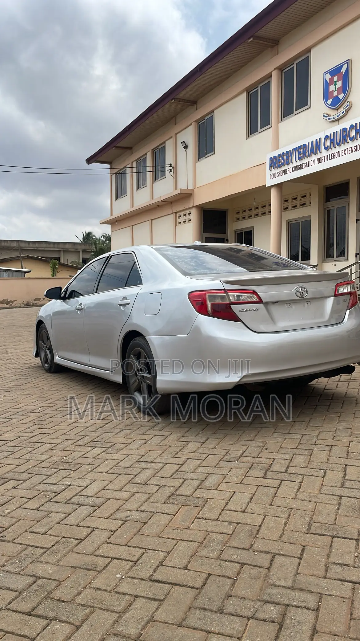 Toyota Camry SE 4dr Sedan w/Prod. End 11/13 (2.5L 4cyl 6A) 2014 Silver