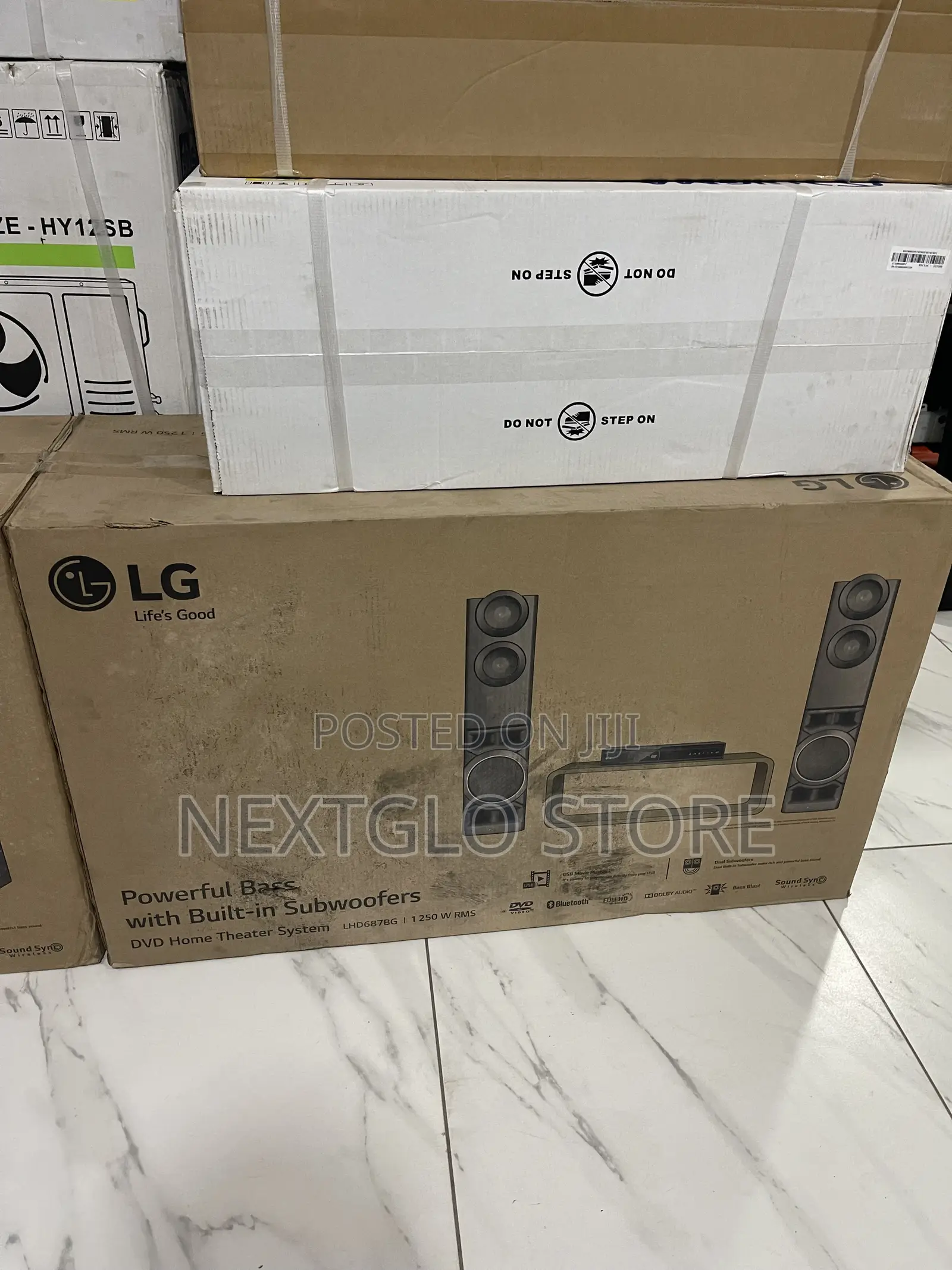LG 600-Watt 4.2CH Home Theater System (LHD667)