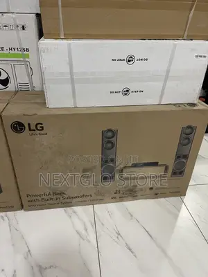LG 600-Watt 4.2CH Home Theater System (LHD667)