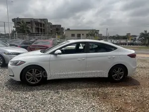 Hyundai Elantra Limited Sedan FWD (2.0L 4cyl 6A) 2017 White