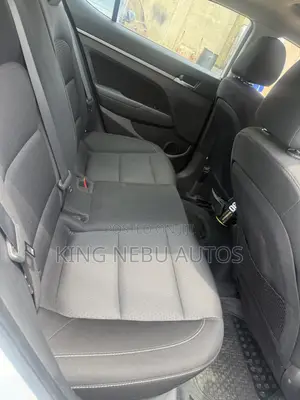 Hyundai Elantra Limited Sedan FWD (2.0L 4cyl 6A) 2017 White