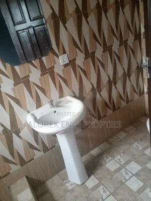 1bdrm Apartment in 2 Washrooms, Adenta, Frafraha for rent