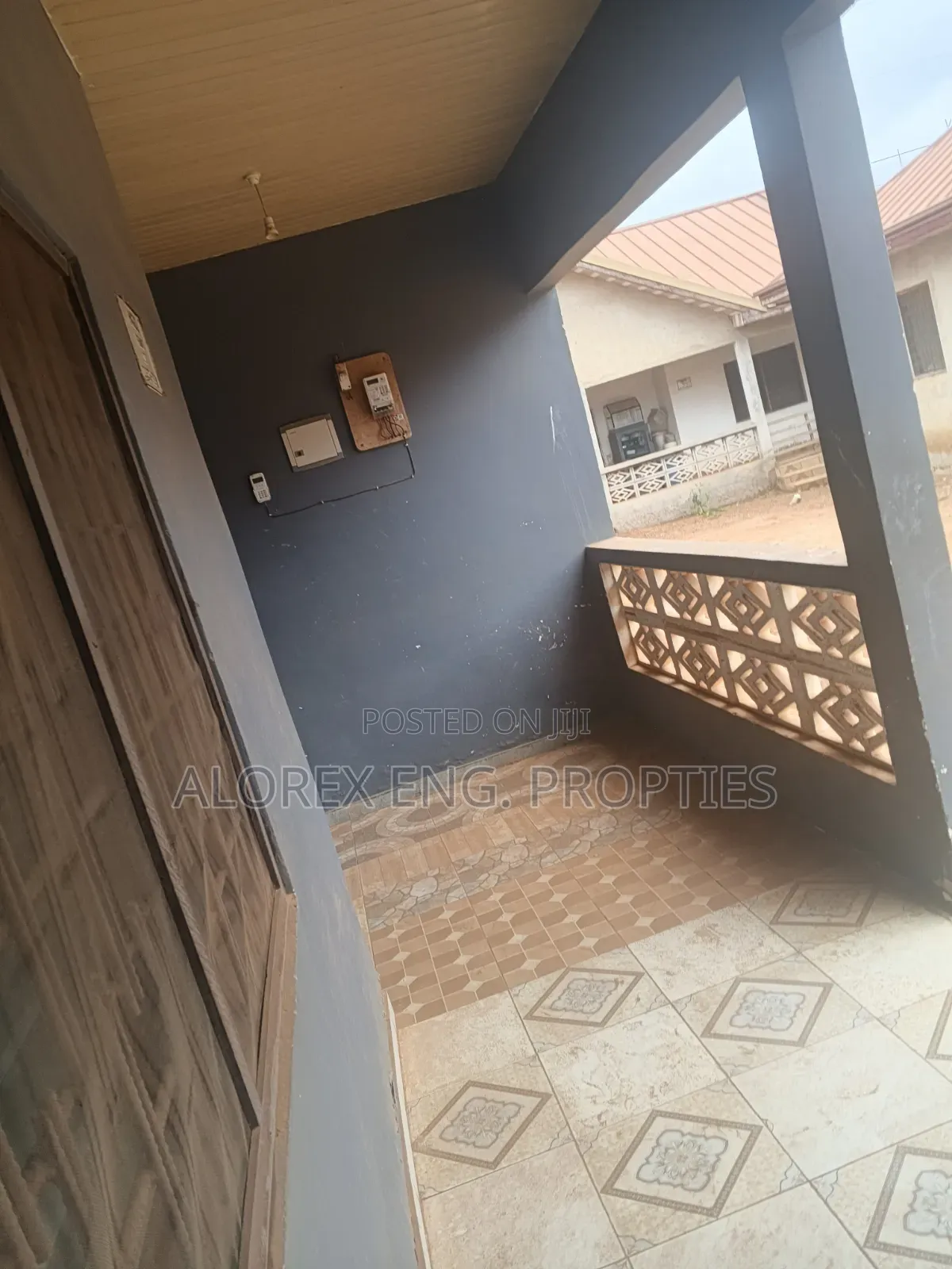 1bdrm Apartment in 2 Washrooms, Adenta, Frafraha for rent