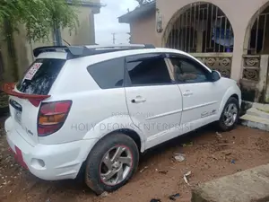 Pontiac Vibe 2010 White