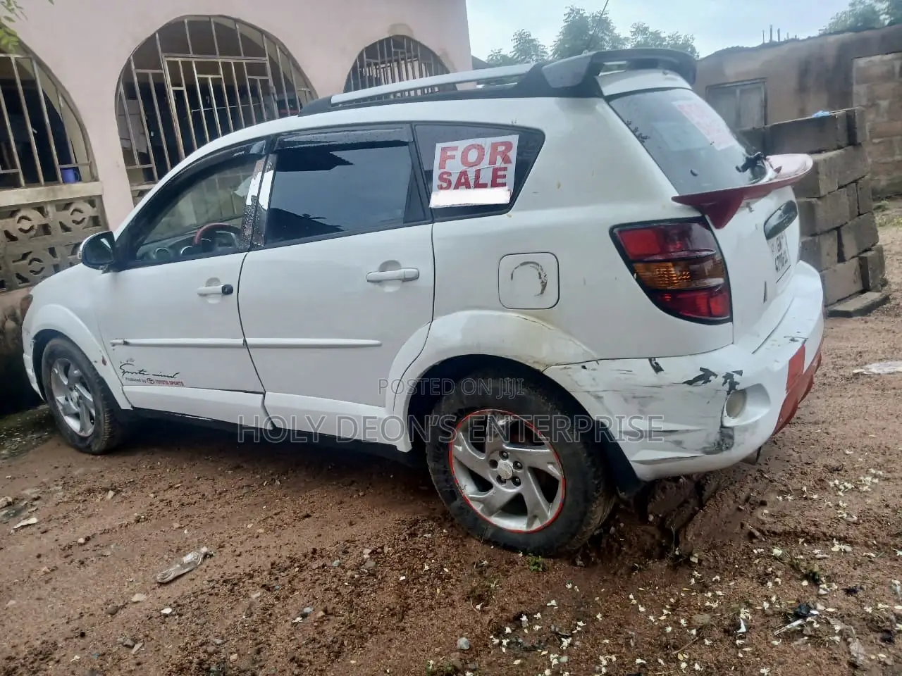 Pontiac Vibe 2010 White