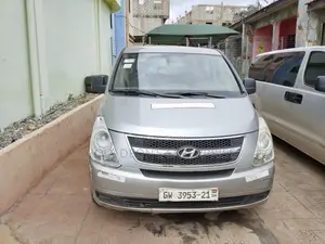 Hyundai Starex 2015 Silver