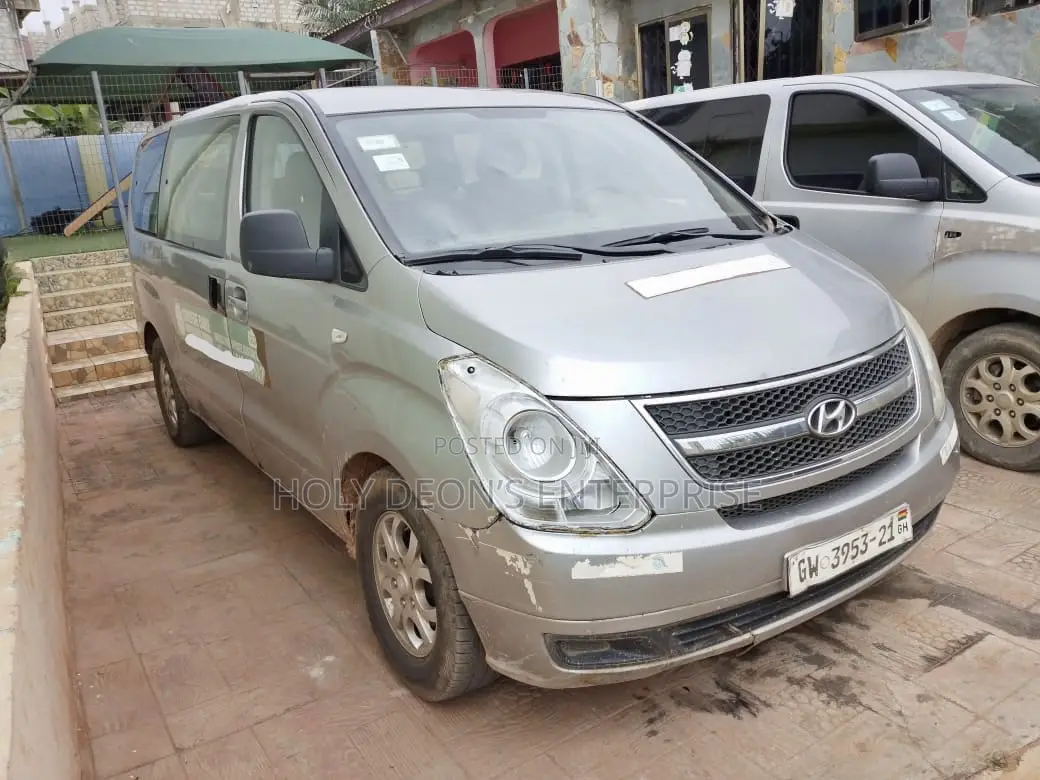 Hyundai Starex 2015 Silver