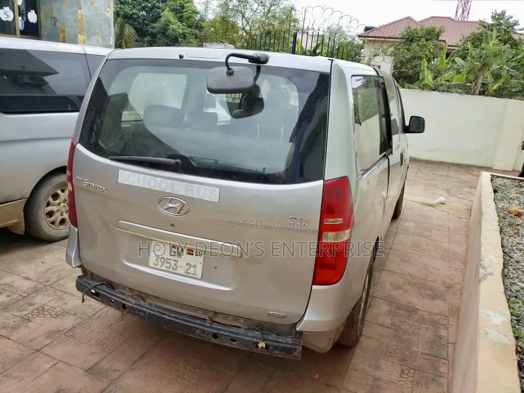 Hyundai Starex 2015 Silver