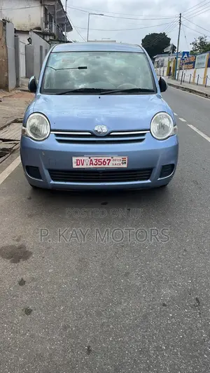 Toyota Sienta 1.5 FWD 2013 Blue