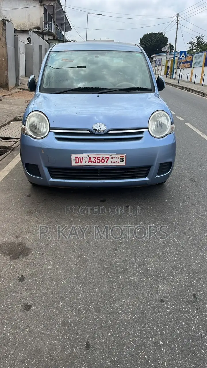 Toyota Sienta 1.5 FWD 2013 Blue