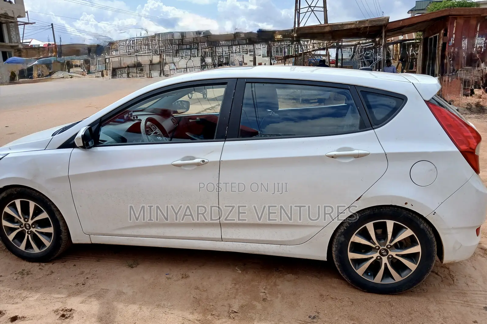 Hyundai Accent SE Hatchback 2017 White