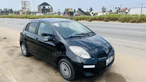 Toyota Vitz 1.5 FWD 3dr 2010 Black