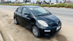Toyota Vitz 1.5 FWD 3dr 2010 Black