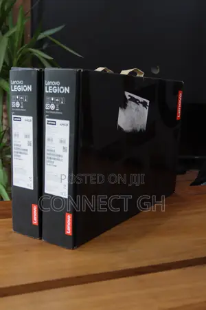New Laptop Lenovo Legion Pro 7 32GB AMD Ryzen 9 SSD 2T
