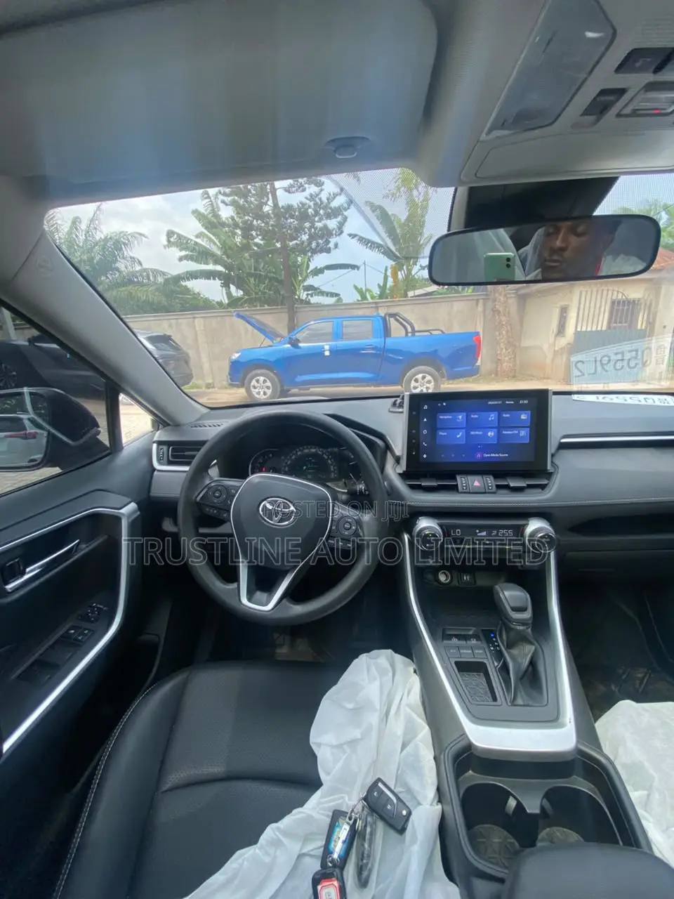 Toyota RAV4 XLE AWD 2023 Blue