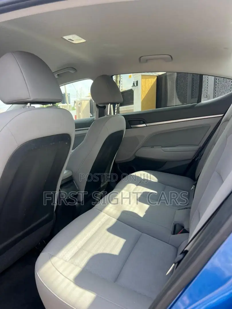 Hyundai Elantra SE Sedan FWD (2.0L 4cyl 6M) 2017 Blue