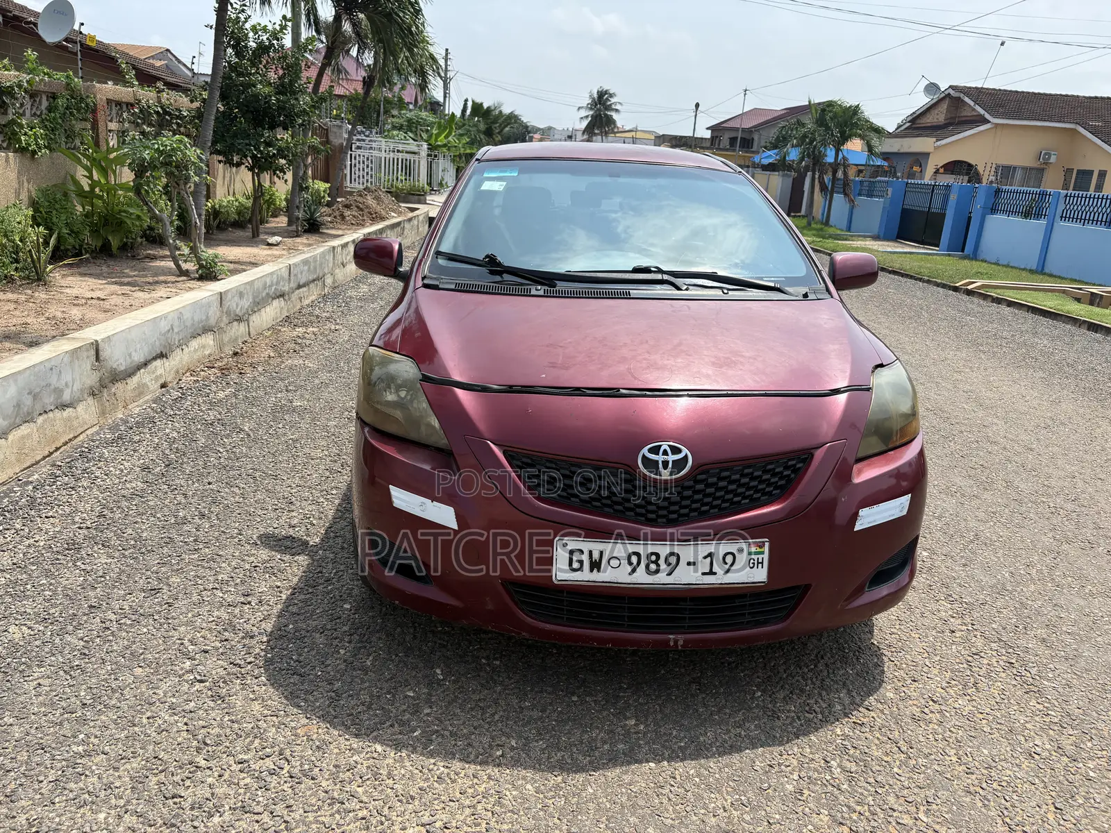 Toyota Yaris Base Sedan 4dr 2010 Red