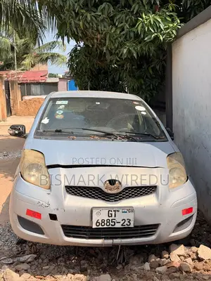 Toyota Vitz 1.3 AWD 3dr 2010 Pink