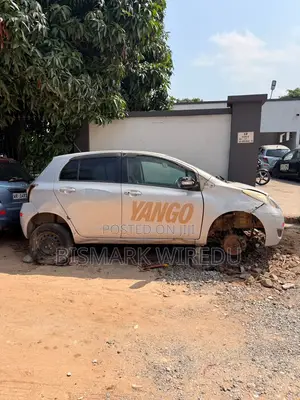 Toyota Vitz 1.3 AWD 3dr 2010 Pink