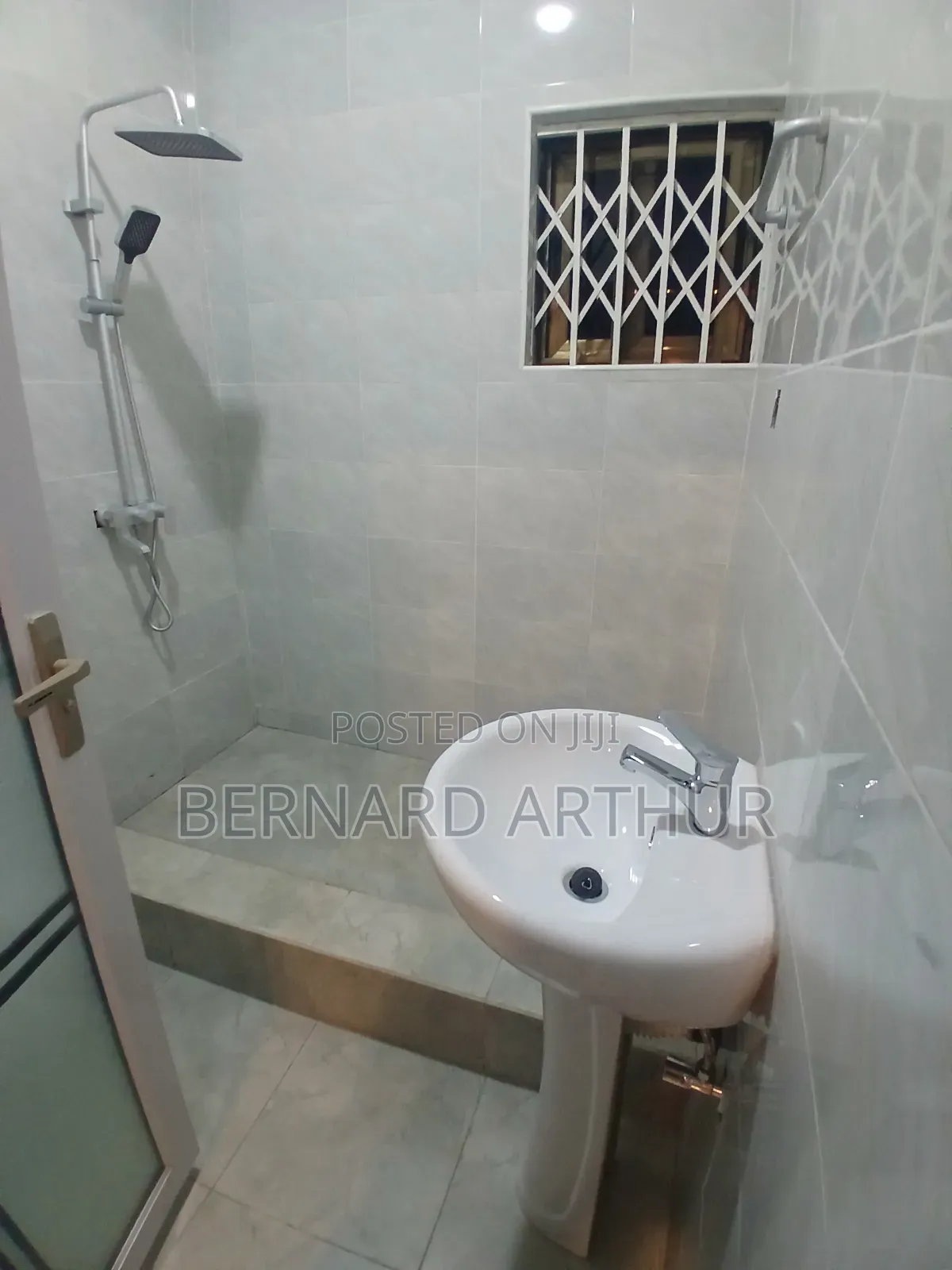 6bdrm Duplex in Bernard Agency, Amasaman for rent