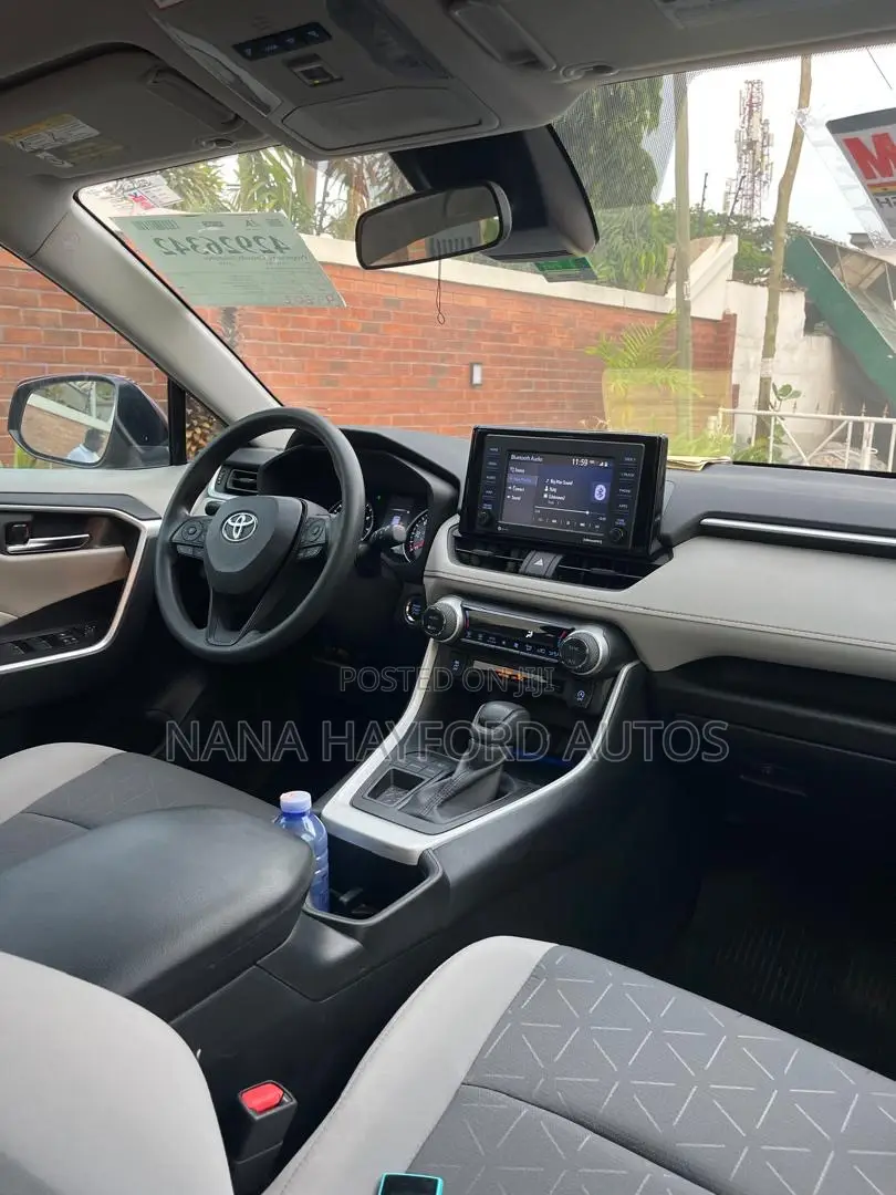 Toyota RAV4 2022 Red