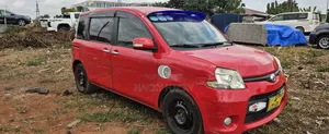 Toyota Sienta 2013 Red