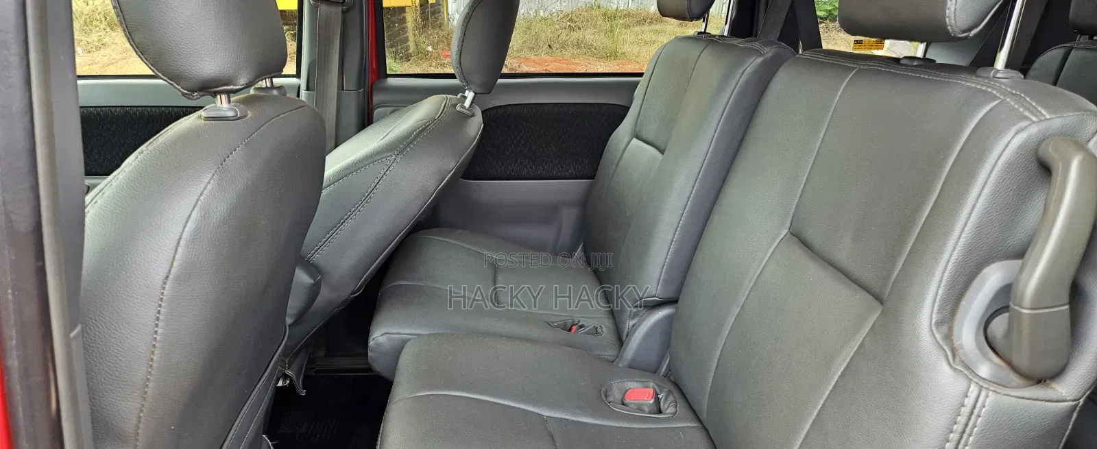 Toyota Sienta 2013 Red