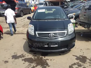 Toyota Yaris 2010 Black