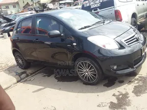 Toyota Yaris 2010 Black