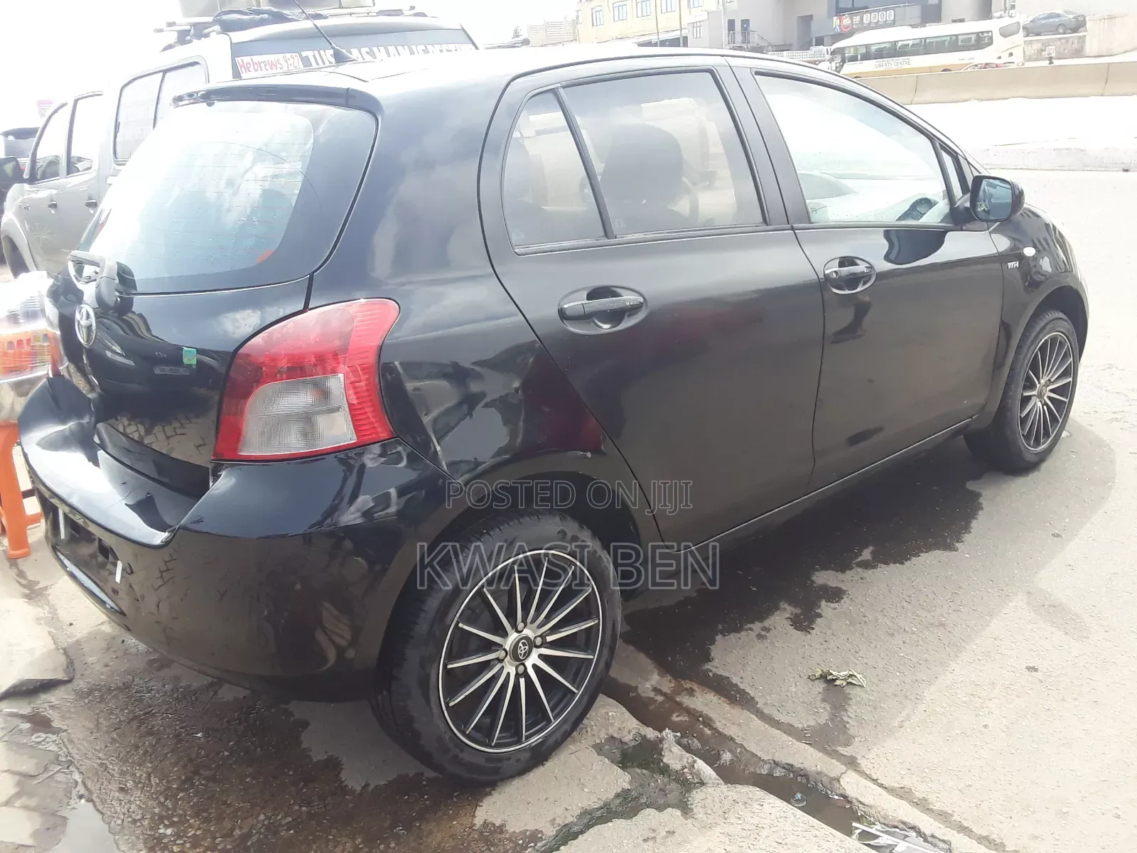 Toyota Yaris 2010 Black