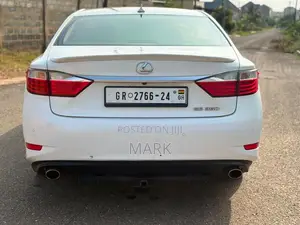 Lexus ES 350 FWD 2015 White