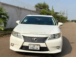 Lexus ES 350 FWD 2015 White