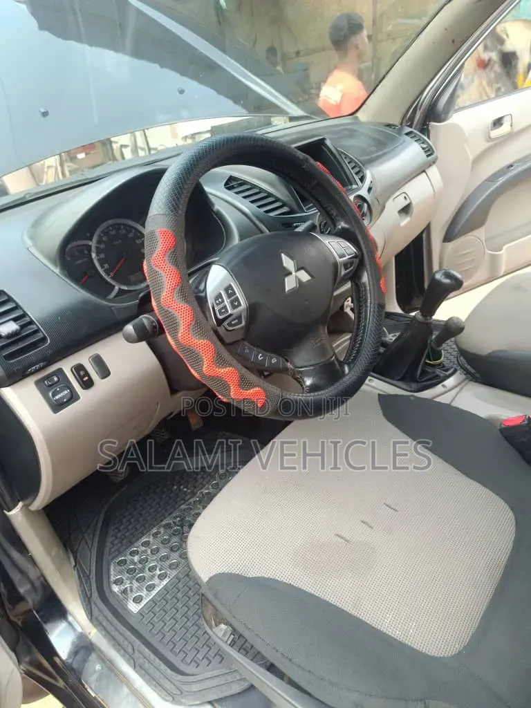 Mitsubishi L200 2008 Black