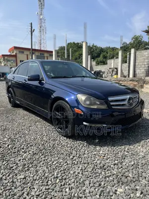 Mercedes-Benz C250 2013 Blue