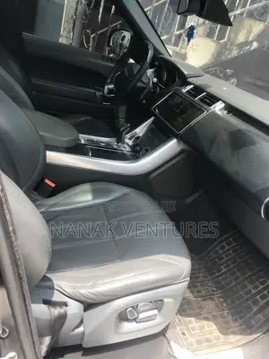 Land Rover Range Rover Sport SE 4x4 (3.0L 6cyl 8A) 2016 Black