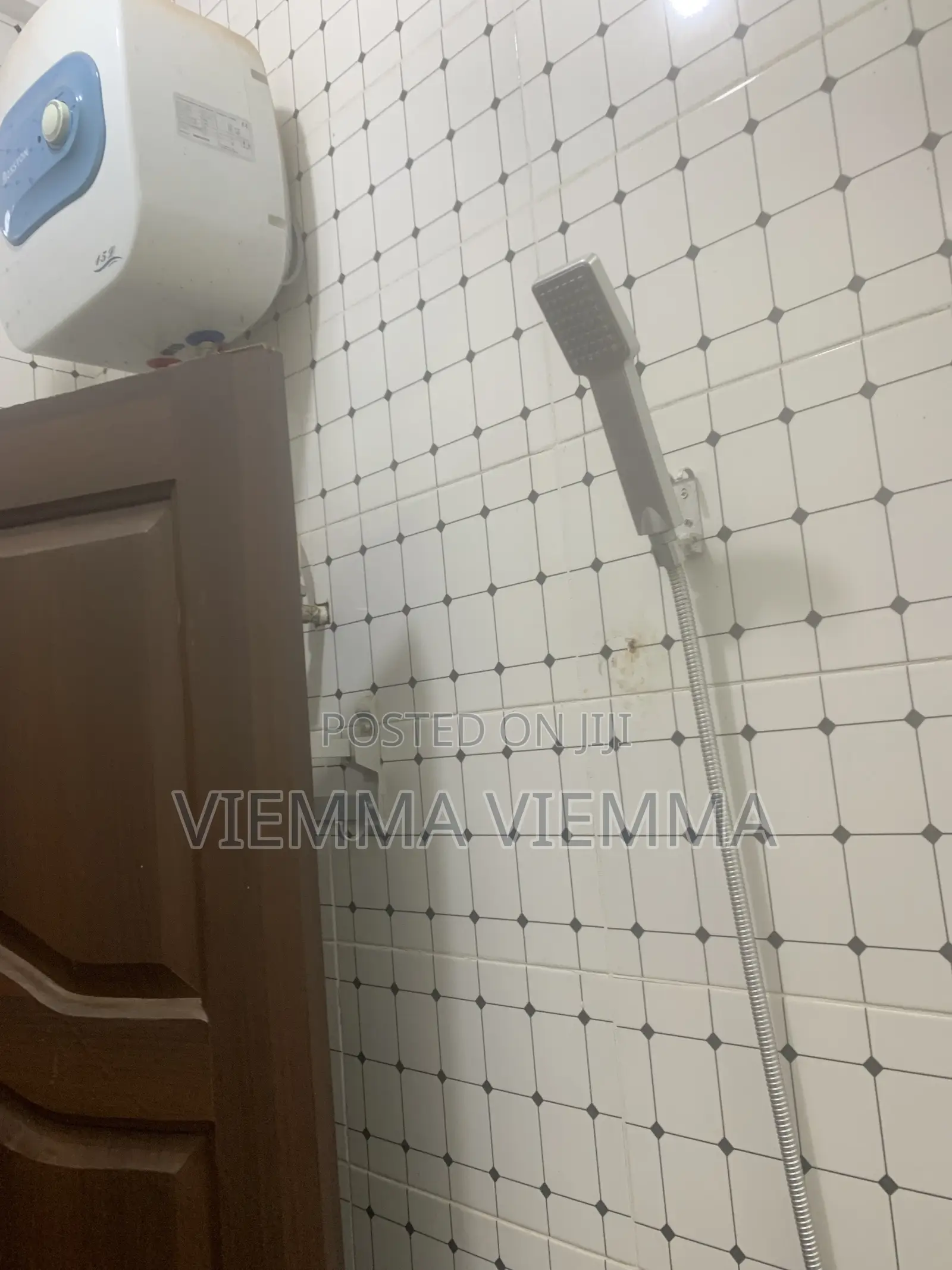 2bdrm House in Oyibi for rent