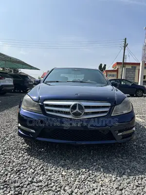 Mercedes-Benz C250 2014 Blue