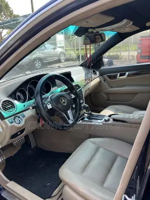 Mercedes-Benz C250 2014 Blue
