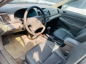 Toyota Camry LE 4dr Sedan (2.4L 4cyl 5A) 2005 Silver