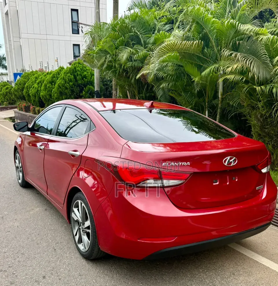 Hyundai Elantra 2015 Red